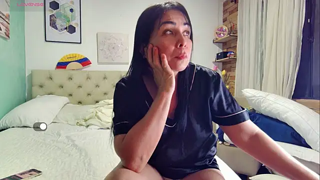 Snapshot of yanella_fire chatting on July 18, 2026, 5:00 am yanella fire online show from July 18, 2026, 5:00 am