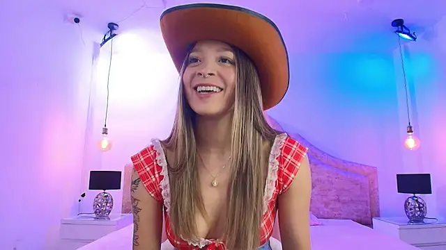 Snapshot of Victoria_Adams14 chatting on April 18, 2026, 4:38 am Victoria Adams14 online show from April 18, 2026, 4:38 am