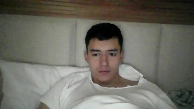 Snapshot of Estebitan_vm chatting on October 3, 2025, 2:47 pm Estebitan vm online show from October 3, 2025, 2:47 pm