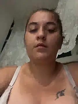 Snapshot of yzabell18 chatting on September 11, 2025, 12:11 am yzabell18 online show from September 11, 2025, 12:11 am