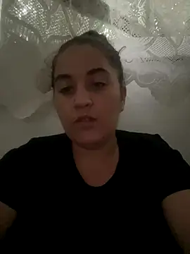 Snapshot of yzabell18 chatting on September 14, 2025, 3:44 pm yzabell18 online show from September 14, 2025, 3:44 pm