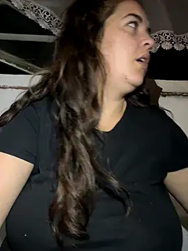 Snapshot of yzabell18 chatting on September 30, 2025, 3:22 am yzabell18 online show from September 30, 2025, 3:22 am