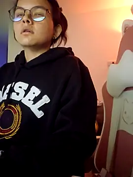 azumiichan online show from November 28, 2025, 12:13 am