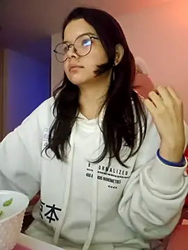 azumiichan online show from December 2, 2025, 12:16 am