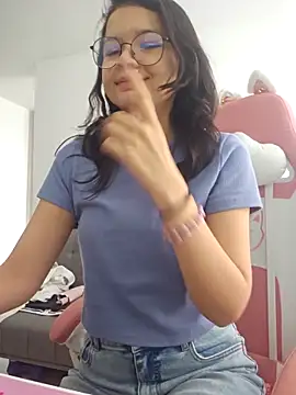 azumiichan online show from January 17, 2026, 5:27 pm