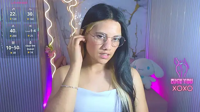 Snapshot of Chiara_tay chatting on April 18, 2026, 7:58 pm Chiara tay online show from April 18, 2026, 7:58 pm