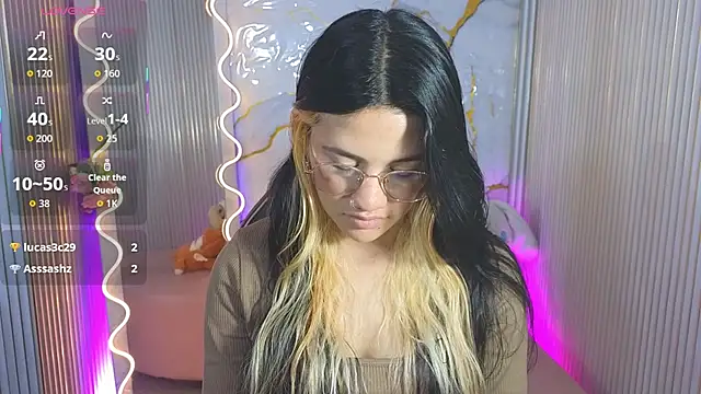 Snapshot of Chiara_tay chatting on April 23, 2026, 7:16 pm Chiara tay online show from April 23, 2026, 7:16 pm