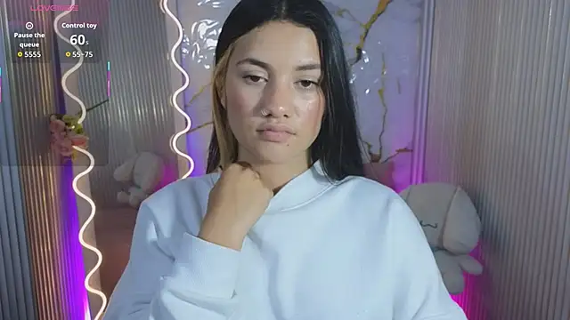 Snapshot of Chiara_tay chatting on April 25, 2026, 7:11 pm Chiara tay online show from April 25, 2026, 7:11 pm