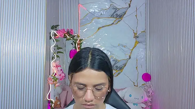 Chiara tay online show from June 9, 2026, 7:25 pm