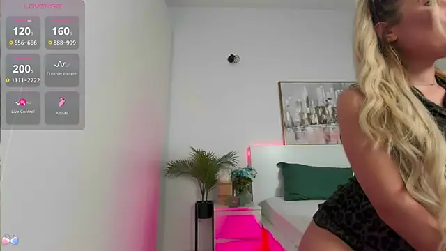 Snapshot of zoey_marie chatting on November 13, 2025, 4:17 pm zoey marie online show from November 13, 2025, 4:17 pm