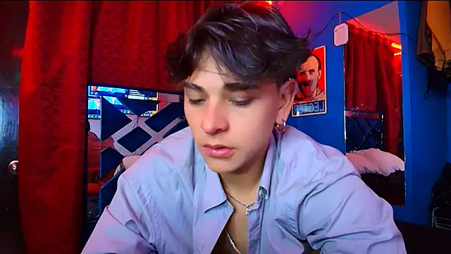 Snapshot of Luke_Howland chatting on July 15, 2026, 10:15 pm Luke Howland online show from July 15, 2026, 10:15 pm