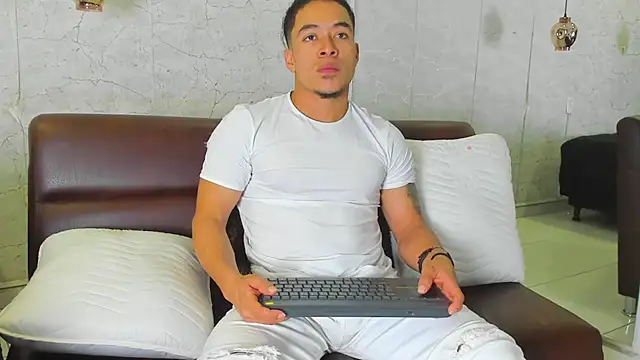 Snapshot of Bryson_Collins_ chatting on February 7, 2025, 11:12 am Bryson Collins online show from February 7, 2025, 11:12 am