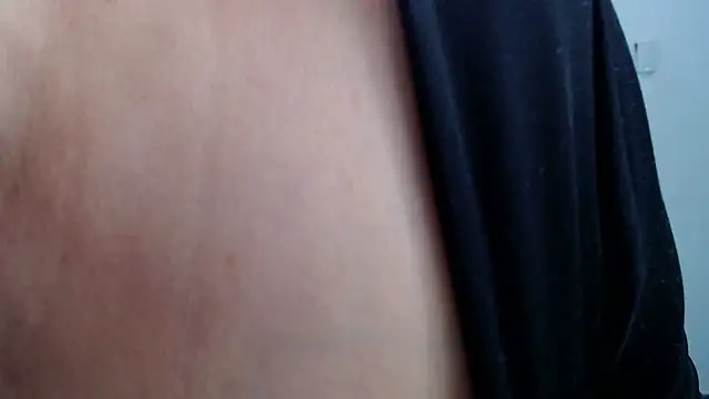 LiaDumond online show from November 14, 2025, 2:32 am