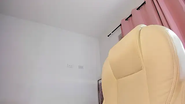 jessimegansexi online show from March 11, 2025, 8:20 pm