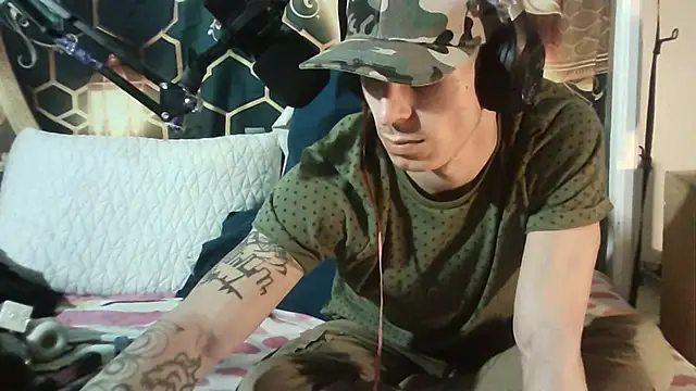 --D-a-D-D-y- online show from November 17, 2025, 3:18 pm