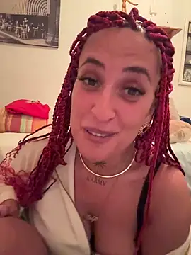 Snapshot of CarolaDrago chatting on April 22, 2026, 8:21 pm CarolaDrago online show from April 22, 2026, 8:21 pm
