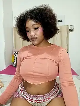 Snapshot of charmainexxx chatting on December 17, 2025, 12:05 am charmainexxx online show from December 17, 2025, 12:05 am