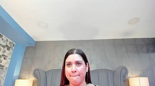 Snapshot of SophiaLaurens chatting on February 18, 2025, 6:37 pm SophiaLaurens online show from February 18, 2025, 6:37 pm