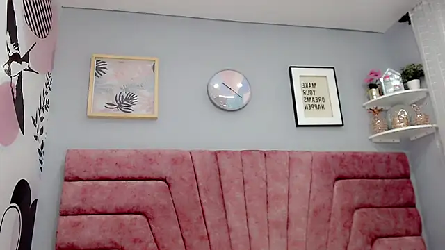 ValeriaAguilar online show from December 20, 2024, 6:56 pm