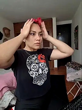 Thaliacooper  online show from February 19, 2025, 4:33 pm