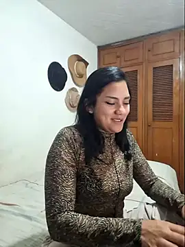 Thaliacooper  online show from March 16, 2025, 5:36 am