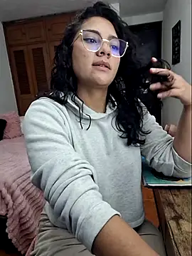 Thaliacooper  online show from September 15, 2025, 12:21 am