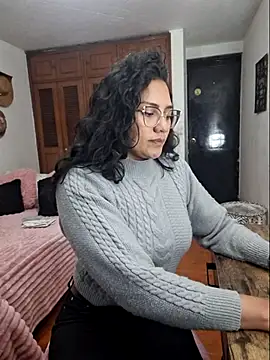 Thaliacooper  online show from September 20, 2025, 11:39 pm