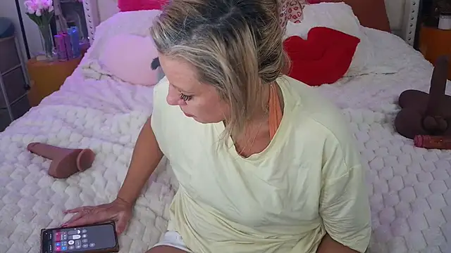 Snapshot of VegasDani chatting on March 23, 2026, 1:37 pm VegasDani online show from March 23, 2026, 1:37 pm