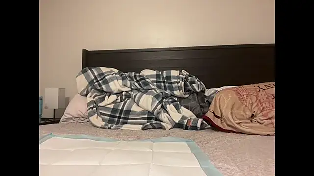 QueenLolaX online show from October 11, 2025, 4:01 am