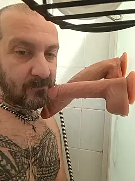 teddy79good online show from December 22, 2025, 5:10 pm