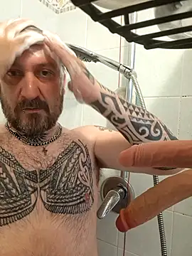 teddy79good online show from May 4, 2026, 3:52 pm