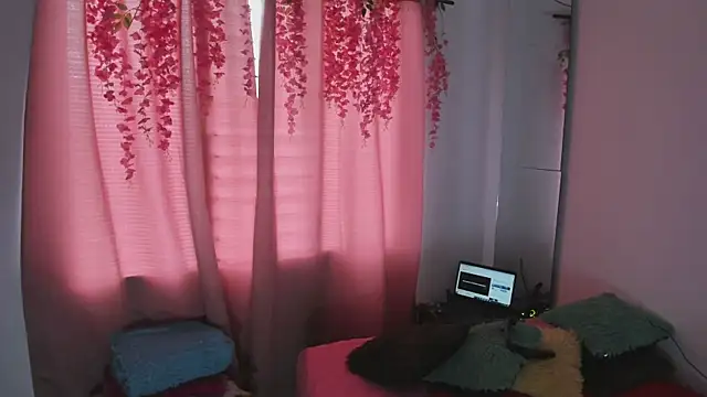 Snapshot of msschloee_ chatting on November 9, 2025, 7:23 pm msschloee online show from November 9, 2025, 7:23 pm