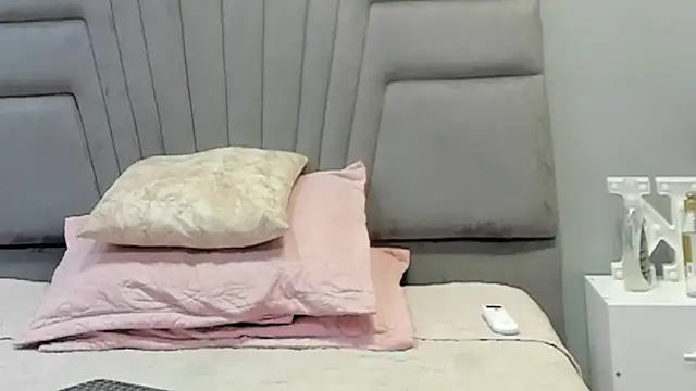 angel adamx online show from November 8, 2025, 3:18 am