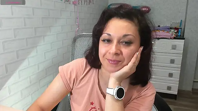 TeasyLana online show from March 10, 2026, 7:52 pm