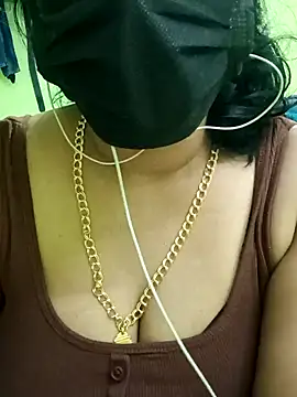 Snapshot of Aishu-tamil09 chatting on December 17, 2024, 1:07 am Aishu-tamil09 online show from December 17, 2024, 1:07 am