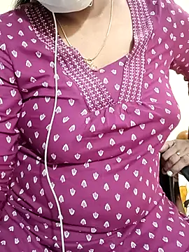 Snapshot of Aishu-tamil09 chatting on February 25, 2025, 8:30 pm Aishu-tamil09 online show from February 25, 2025, 8:30 pm