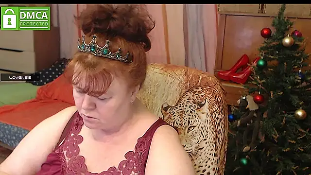 Snapshot of RoseRed69 chatting on January 7, 2025, 2:10 am RoseRed69 online show from January 7, 2025, 2:10 am