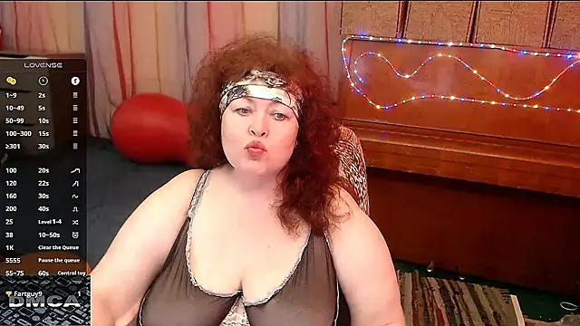 Snapshot of RoseRed69 chatting on February 28, 2025, 5:48 am RoseRed69 online show from February 28, 2025, 5:48 am