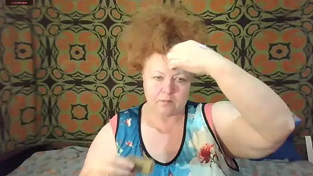 Snapshot of RoseRed69 chatting on October 11, 2025, 2:33 am RoseRed69 online show from October 11, 2025, 2:33 am