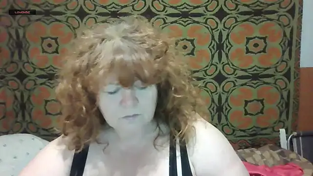 Snapshot of RoseRed69 chatting on October 16, 2025, 12:22 am RoseRed69 online show from October 16, 2025, 12:22 am