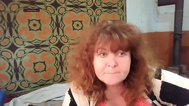 Snapshot of RoseRed69 chatting on October 21, 2025, 6:03 am RoseRed69 online show from October 21, 2025, 6:03 am