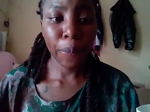 Queen loveer online show from November 3, 2025, 7:09 am