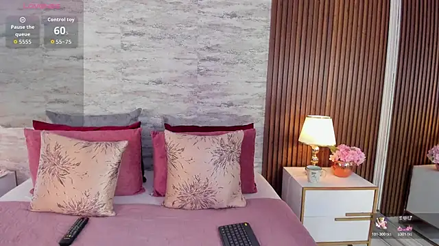 Snapshot of AndreaPink2024 chatting on November 8, 2025, 2:17 pm AndreaPink2024 online show from November 8, 2025, 2:17 pm