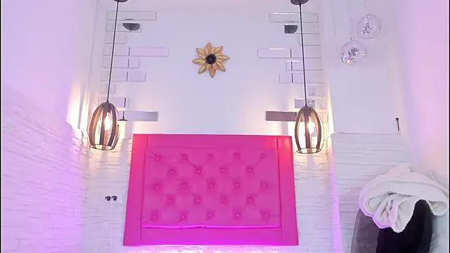 Snapshot of mia_six66 chatting on February 4, 2025, 11:38 am mia six66 online show from February 4, 2025, 11:38 am