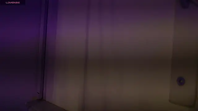 Snapshot of mia_six66 chatting on November 3, 2025, 5:25 pm mia six66 online show from November 3, 2025, 5:25 pm