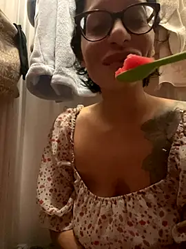 Snapshot of myloveforyouu chatting on November 22, 2025, 11:42 am myloveforyouu online show from November 22, 2025, 11:42 am