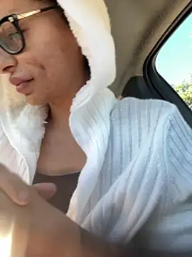 myloveforyouu online show from January 18, 2026, 4:22 pm