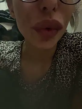 myloveforyouu online show from February 3, 2026, 5:38 am