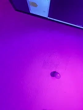 Ivann4 online show from March 5, 2025, 6:01 pm