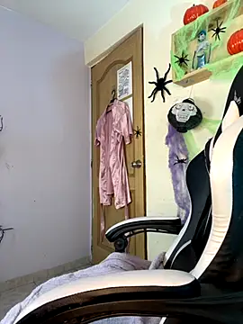 Ivann4 online show from October 9, 2025, 3:21 pm